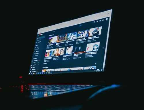 时代变迁，老牌社交平台【微博】面临新的挑战和机遇